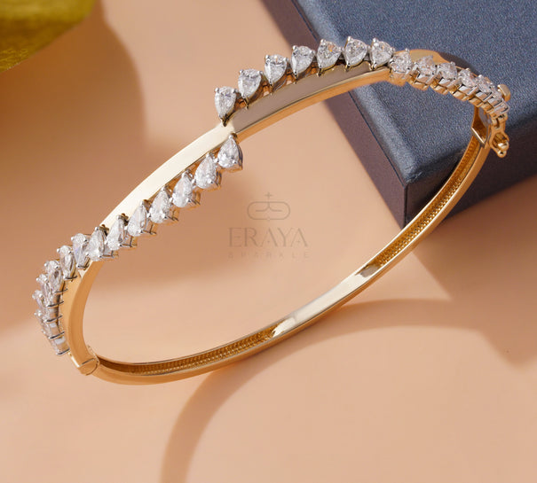 Pear Cut Gold Bracelet with Diamond Bracelate - Ring