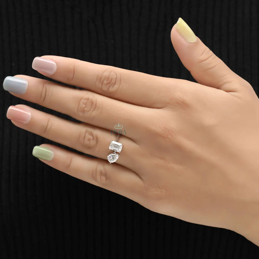 Toi et Moi Design Ring Emerald Diamond
