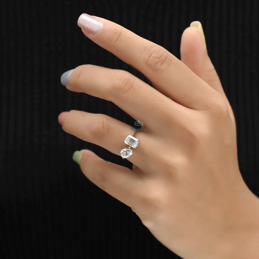 Toi et Moi Design Ring Emerald Diamond