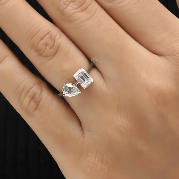 Toi et Moi Design Ring Emerald Diamond