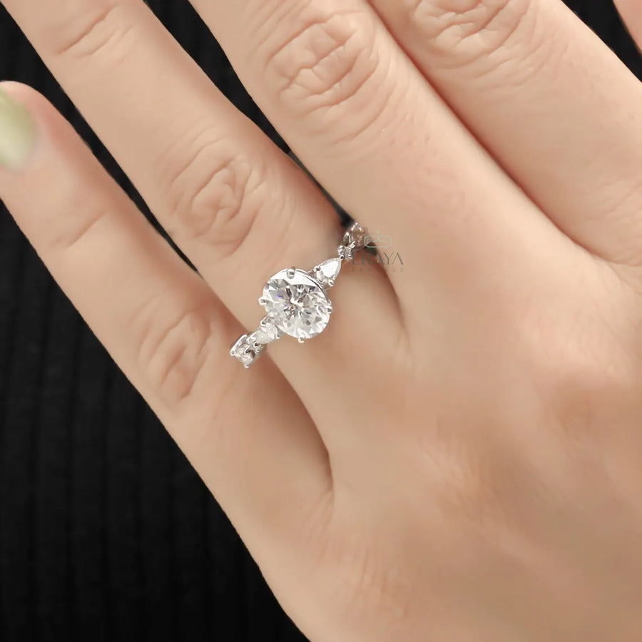 Oval Engagement Rings | Nature Vine Diamond