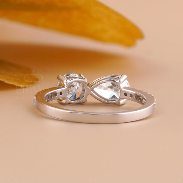 Toi et Moi Engagement Ring | Pear & Round Lab Diamond
