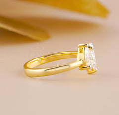 Drop Shape Diamond Ring | Toi et Moi Pear Cut