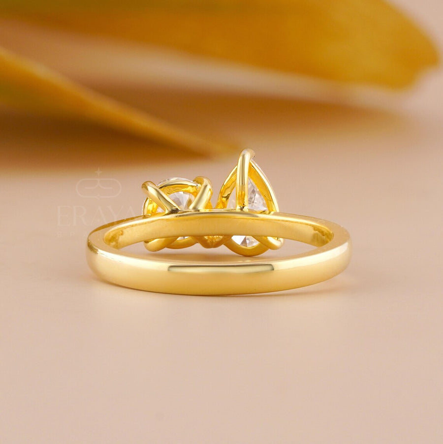 Toi et Moi Pear and Round Diamond Ring