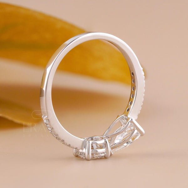 Toi et Moi Engagement Ring | Pear & Round Lab Diamond