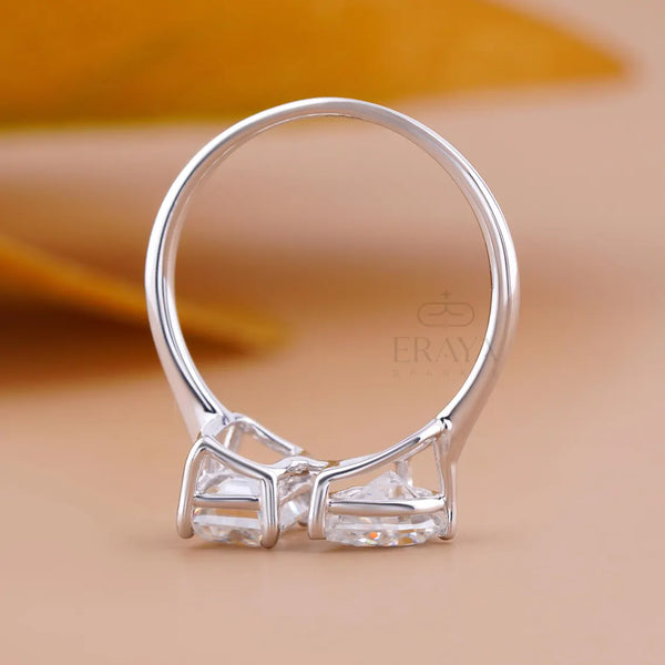 Toi et Moi Design Ring Emerald Diamond
