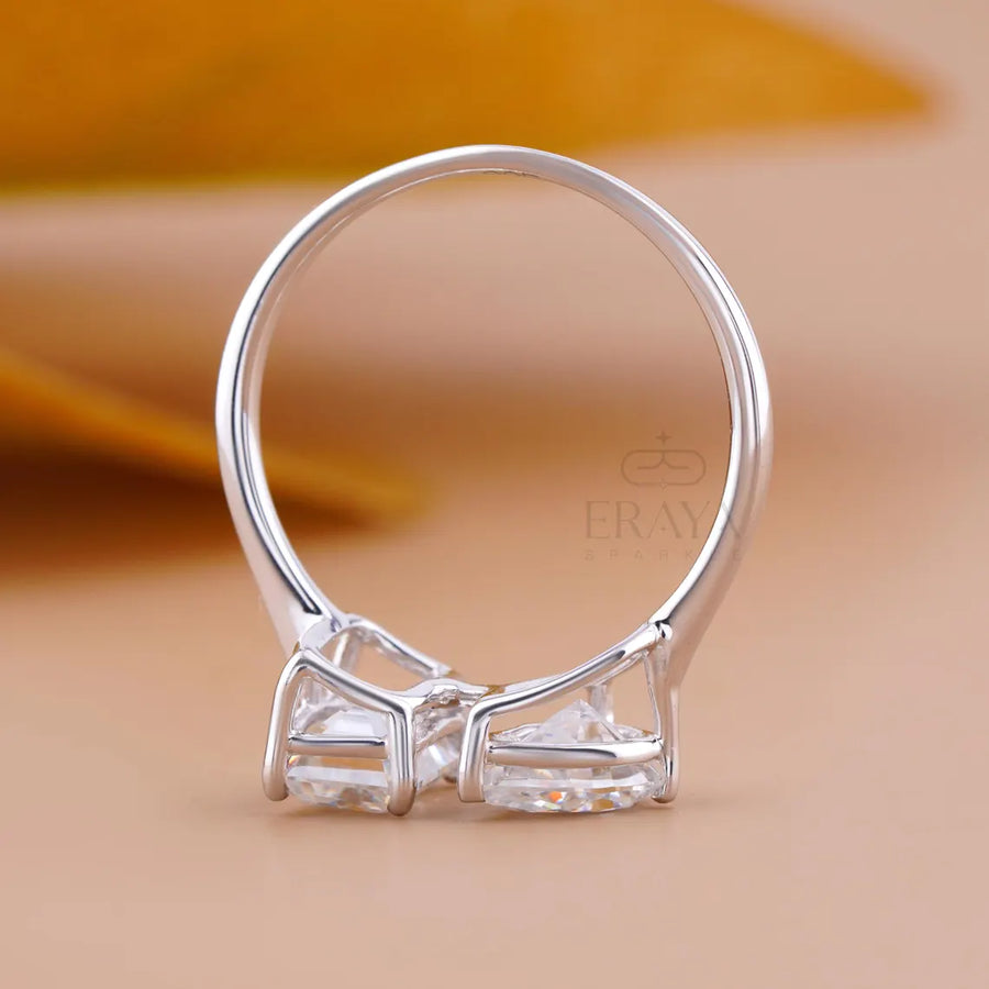 Toi et Moi Design Ring Emerald Diamond