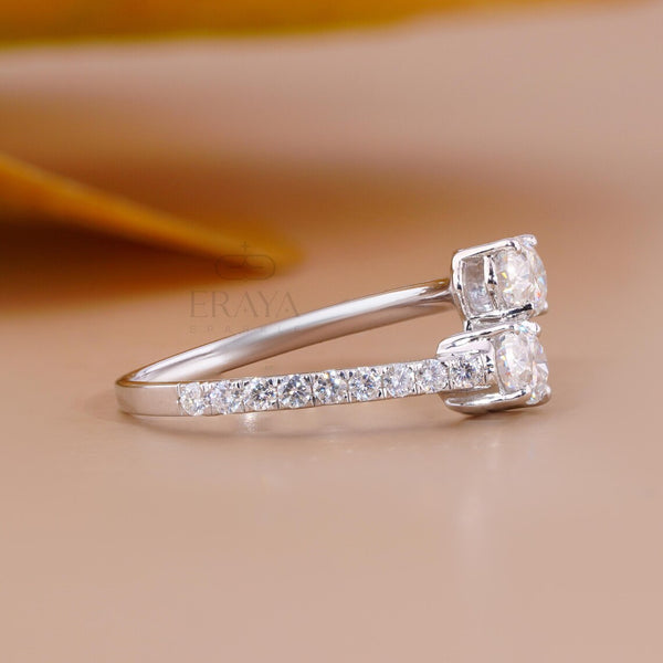 Toi et Moi Ring – Oval Lab Diamond Pave Band
