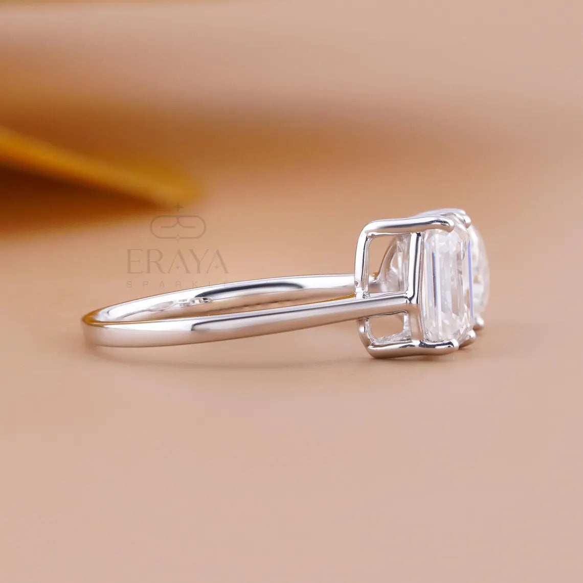 Toi et Moi Design Ring Emerald Diamond