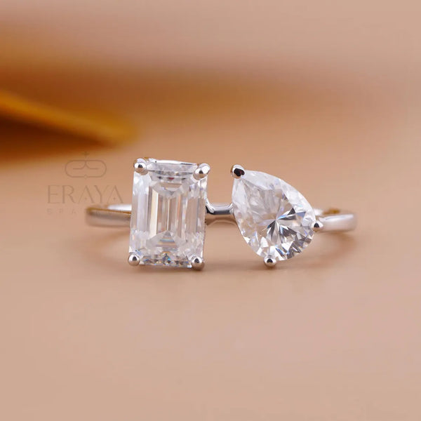 Toi et Moi Design Ring Emerald Diamond