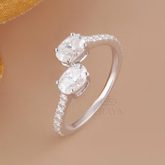 Toi et Moi Ring – Oval Lab Diamond Pave Band