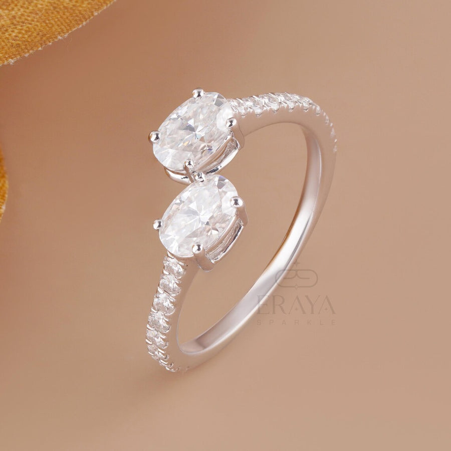 Toi et Moi Ring – Oval Lab Diamond Pave Band