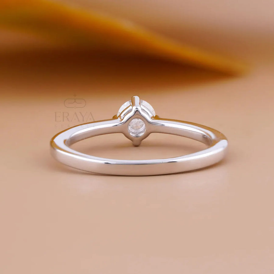Solitaire Lab Diamond Ring with Round Brilliance