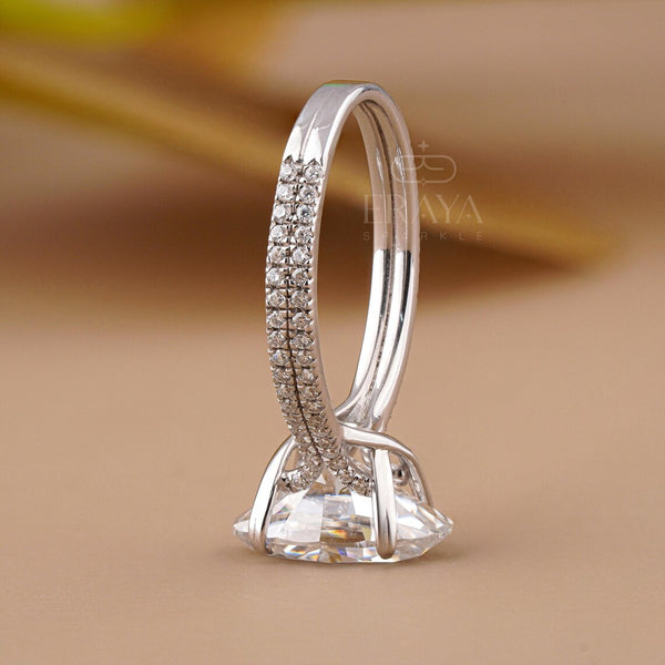Oval Engagement Ring – Cathedral Diamond
