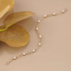 Lab Diamond Paperclip Bracelet in Gold