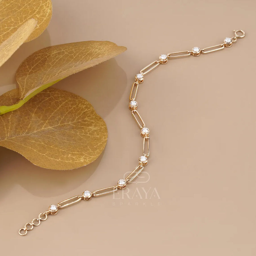 Lab Diamond Paperclip Bracelet in Gold