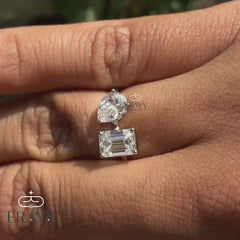 Toi et Moi Design Ring Emerald Diamond